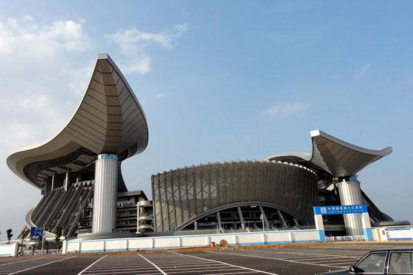 广西体育中心（华南交通设施工程施工案例）